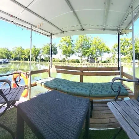 船上ホテル Peniche Prive 2