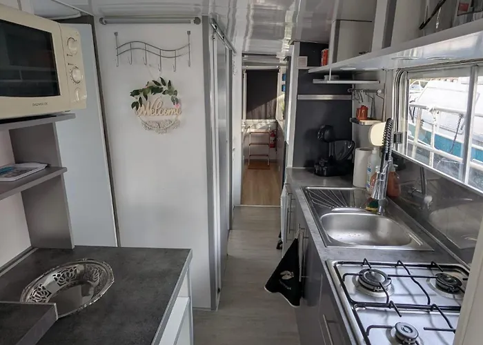 Peniche Prive 2 船上ホテル *