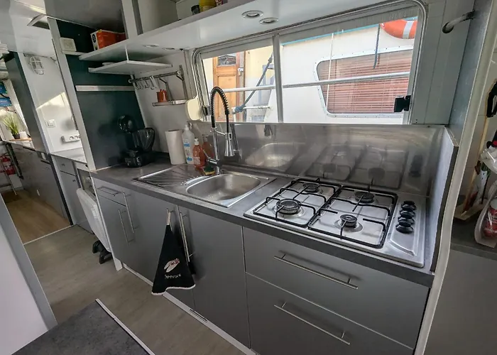 船上ホテル Peniche Prive 2